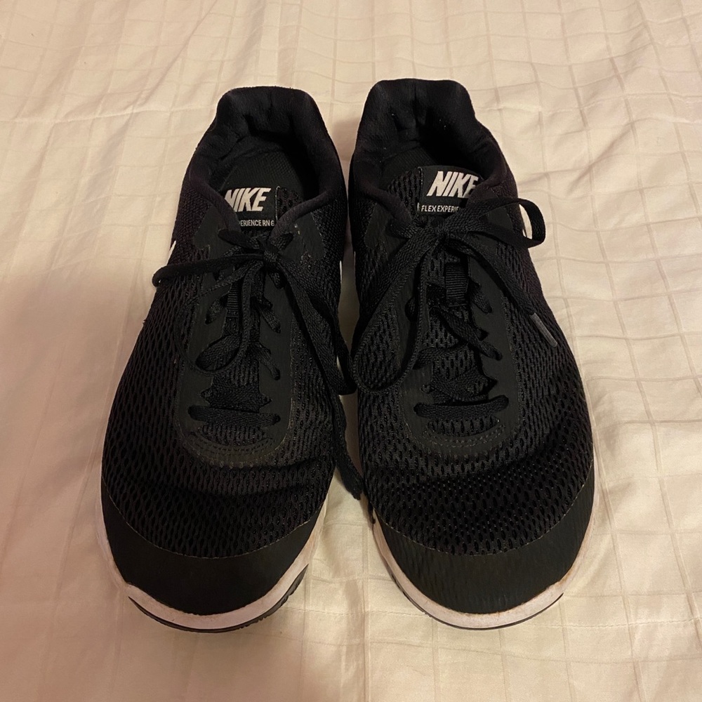 Nike B&W Sneakers